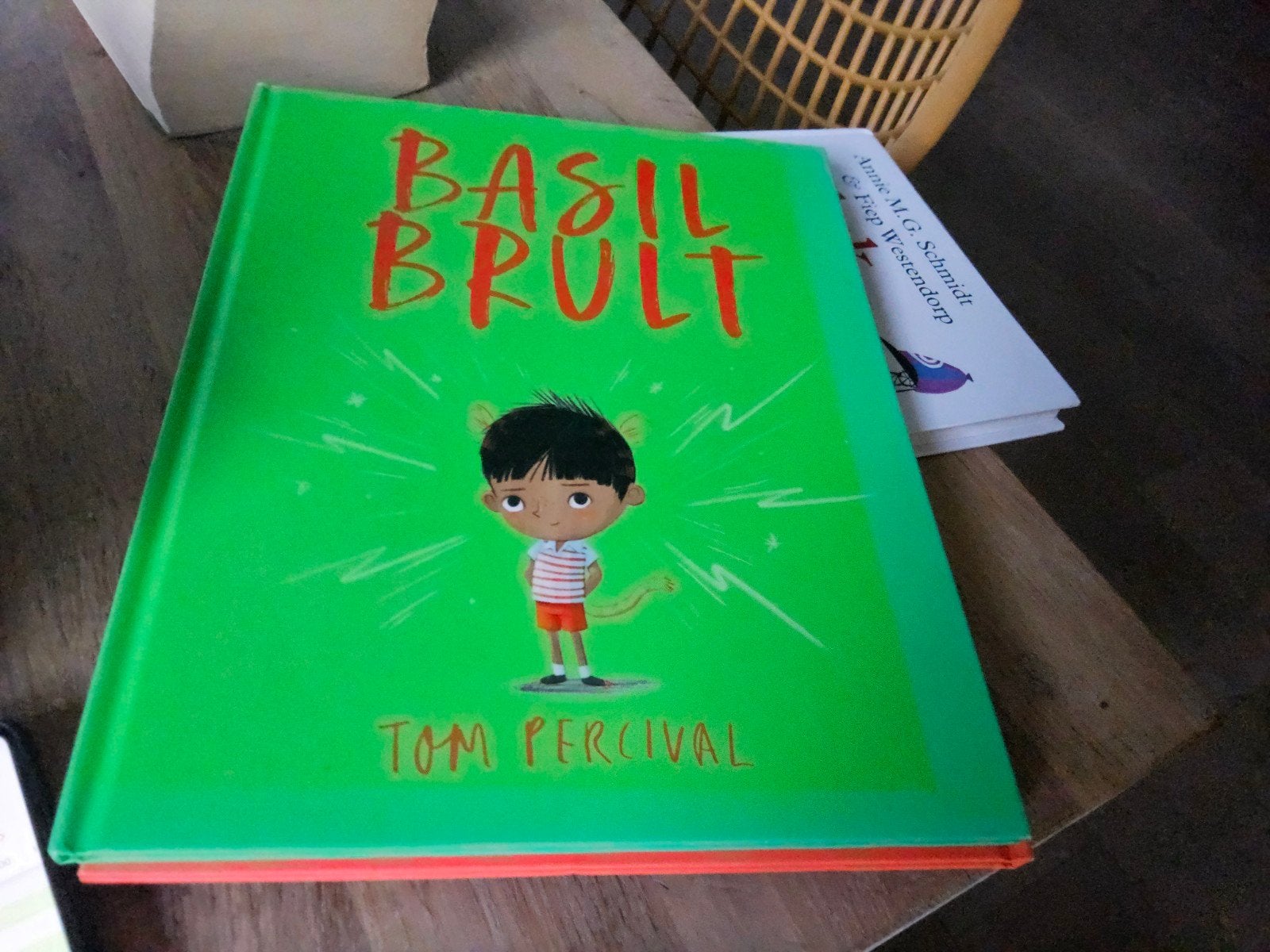 Basil Brult - Tom Percival (Kinderboek), Ophalen of Verzenden, Zo goed als nieuw, Tom Percival, Fictie algemeen