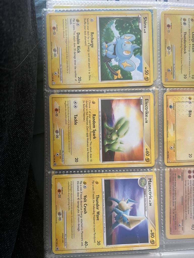 Evolutie van electrike pokemonkaarten, Ophalen of Verzenden, Zo goed als nieuw, Meerdere kaarten