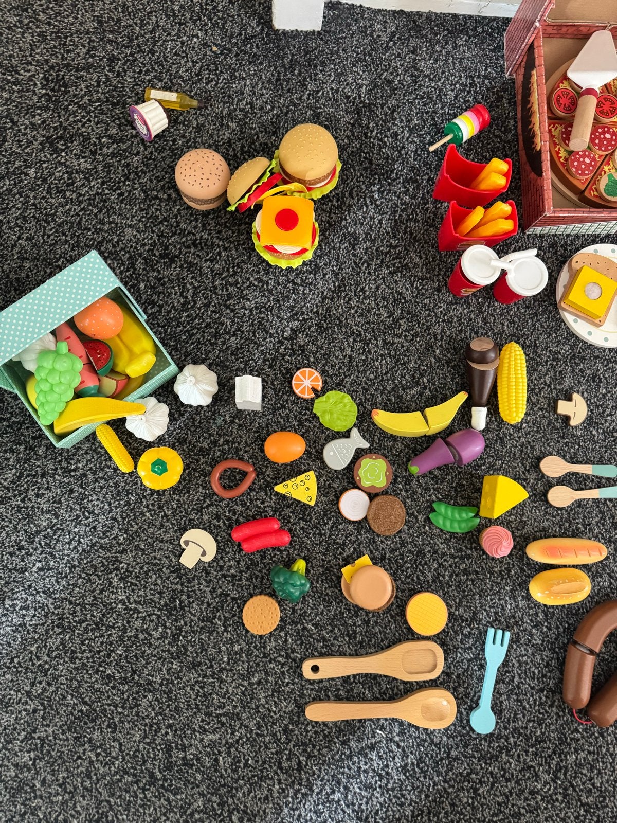 Grote set houten en plastic keukenspulletjes en etenswaren, Ophalen, Gebruikt, Ontdekken
