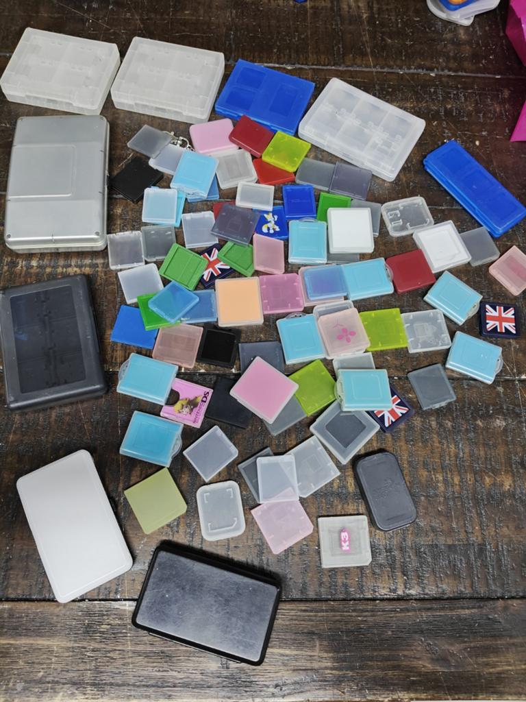 Diverse Nintendo DS/3DS gamecard hoesjes en opbergdozen, Nintendo, Gebruikt, Overige genres, 1 speler