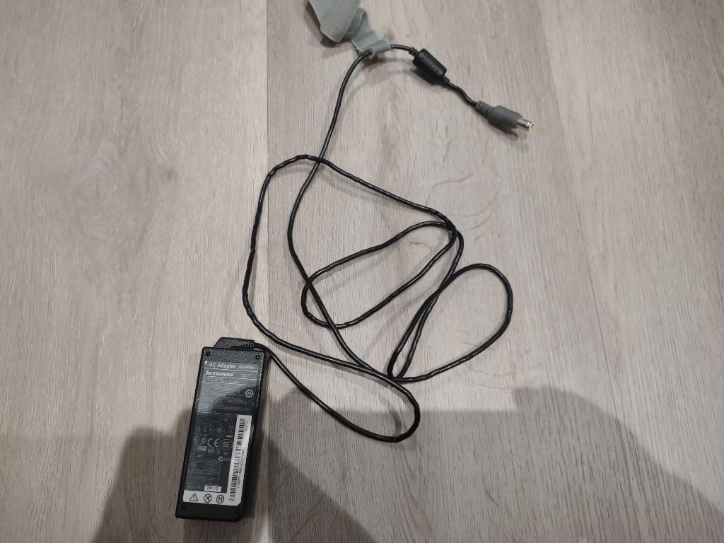 2x zwarte Lenovo adapter en 2x zwart apparaatsnoer, Ophalen of Verzenden, Gebruikt