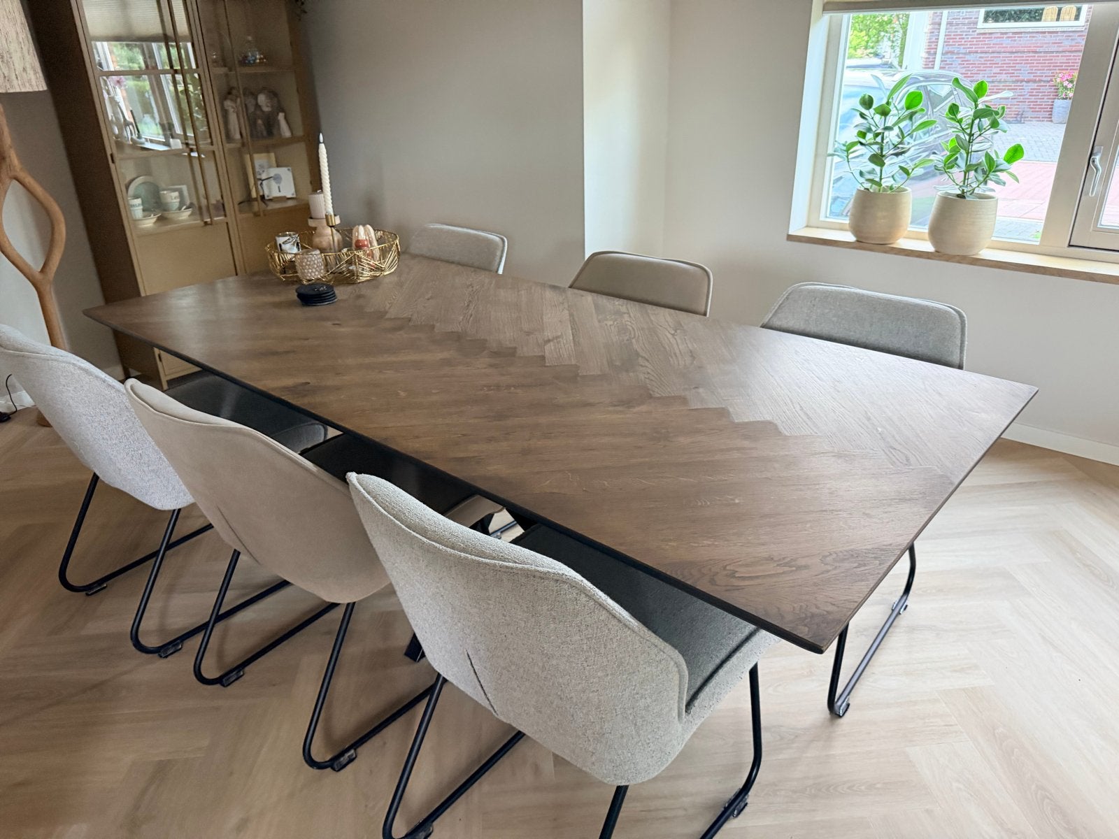 Eetkamertafel visgraat blad met metalen poot (220x100cm), Huis en Inrichting, Tafels | Eettafels, Ophalen, Gebruikt, 100 tot 150 cm