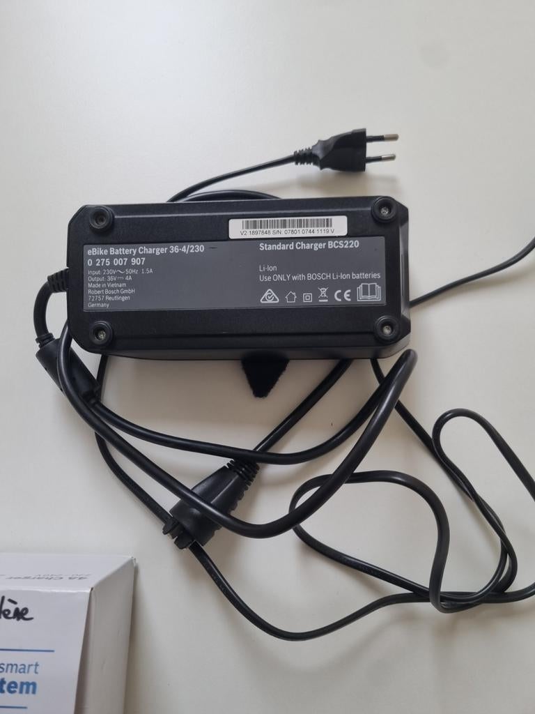 Bosch eBike Oplader 36-4/230 Standard Charger BCS220, Fietsen en Brommers, Ophalen of Verzenden, Zo goed als nieuw