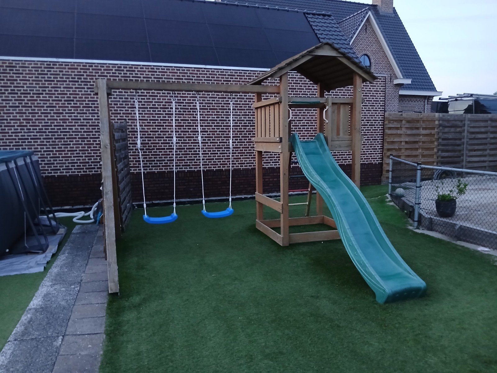 speelhuis met dubbele schommel en glijbaan, Ophalen, Gebruikt, Schommel