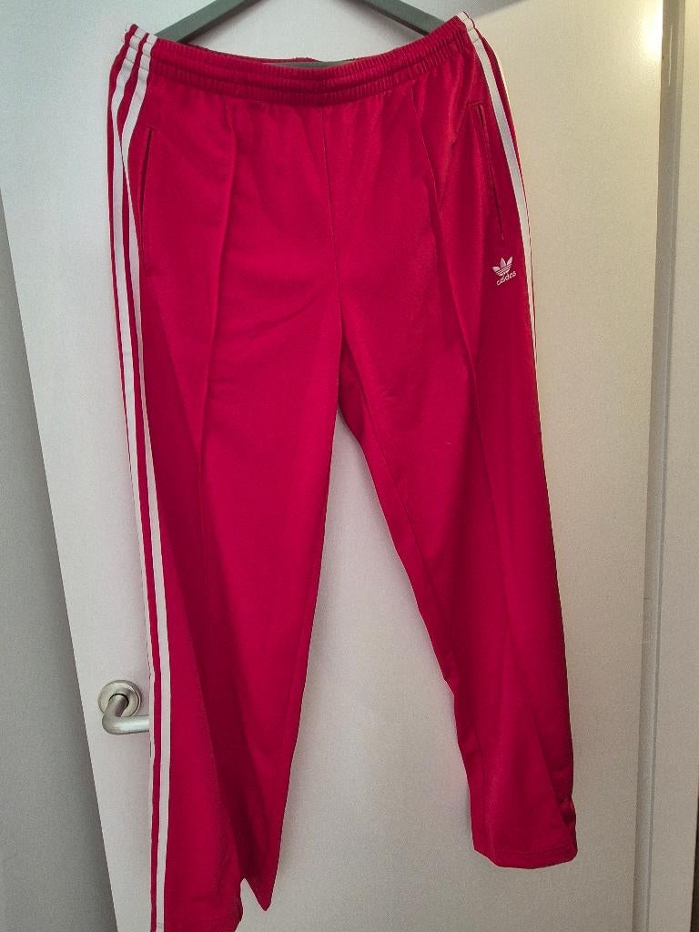 Gaaf trackbroekje van Adidas mt 40. rood, Maat 38/40 (M), Adidas, Nieuw, Ophalen of Verzenden
