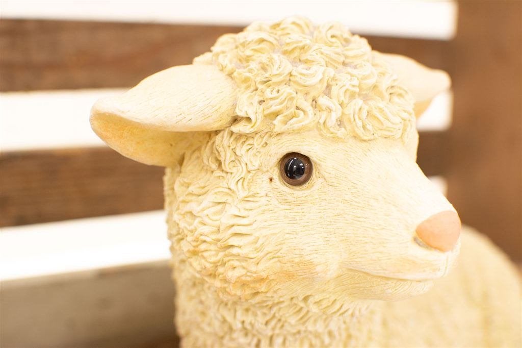 Liggende schapen/lammetje beeldje 38915, Ophalen of Verzenden, Gebruikt