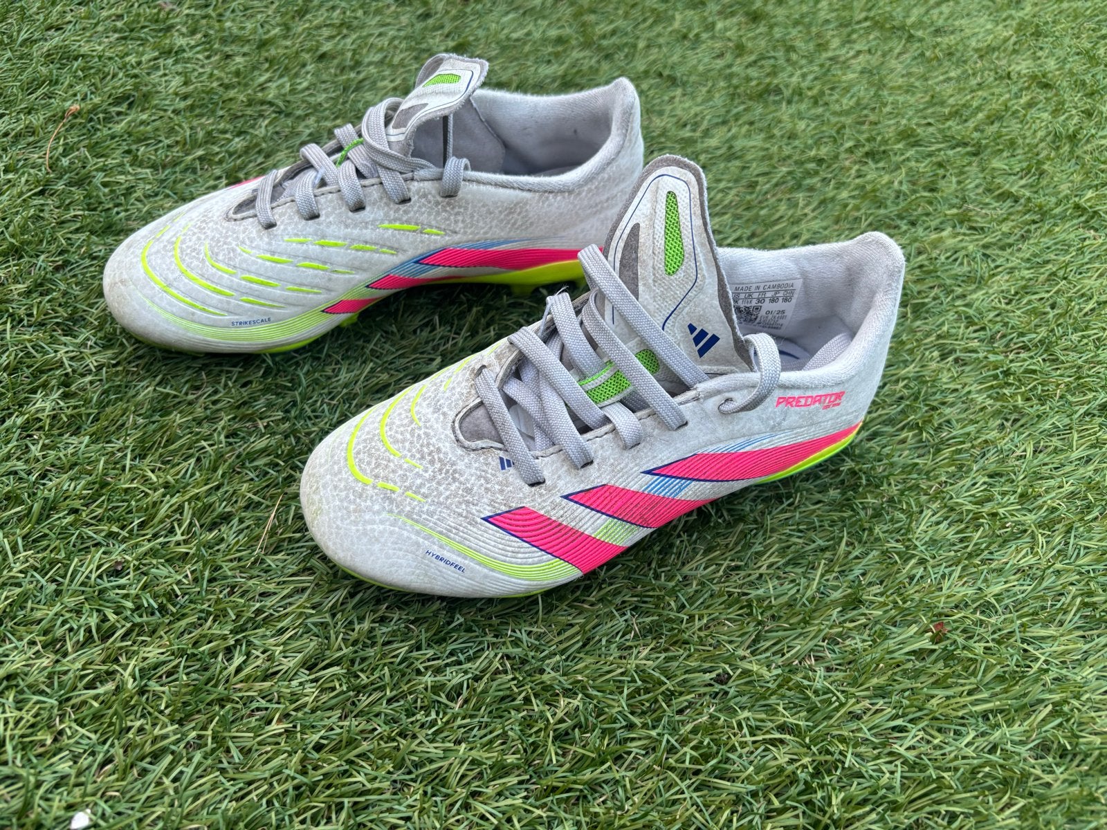 Adidas Predator voetbalschoenen maat 30, Sport en Fitness, Voetbal, Ophalen of Verzenden, Gebruikt, Schoenen