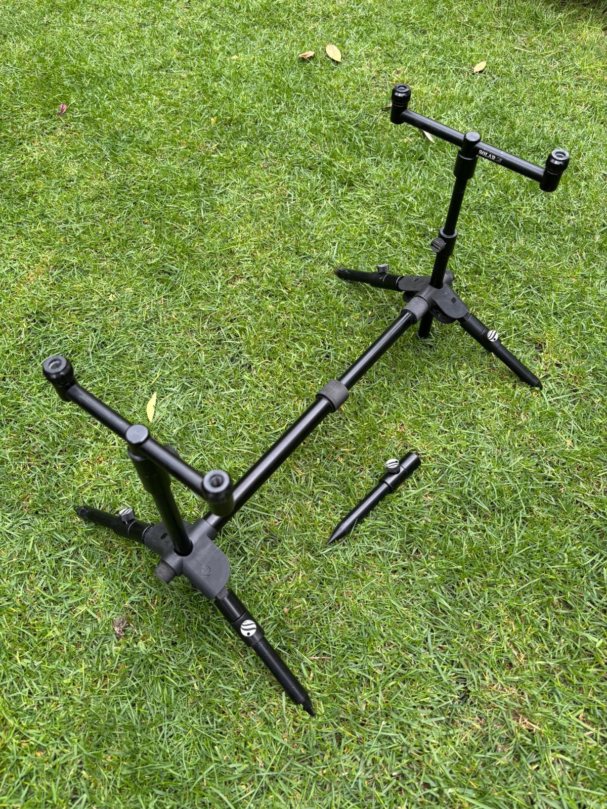 Cygnet/trakker quicklock pod + 2 rod solar A1 buzzerbars, Watersport en Boten, Ophalen of Verzenden, Gebruikt