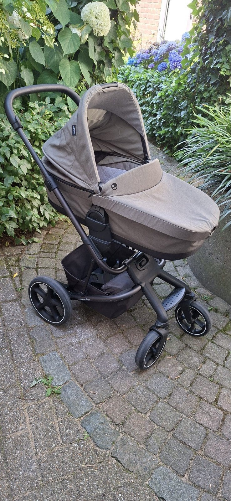 Easywalker Harvey 3 kinderwagen met reiswieg en accessoires, Zo goed als nieuw, Combiwagen, Verstelbare duwstang, Ophalen