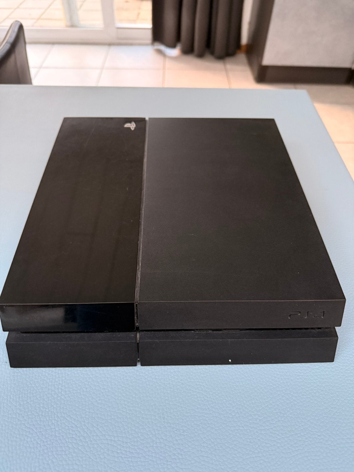 PlayStation PS 4 met 2 controllers en oplaadstation, Spelcomputers en Games, Ophalen of Verzenden, Gebruikt, Met 2 controllers