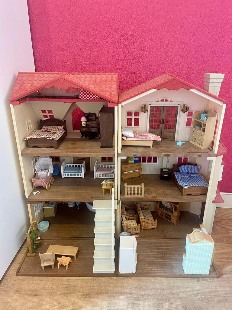 Sylvanian Families huis met veel accessoires, Ophalen of Verzenden, Gebruikt, Poppenhuis