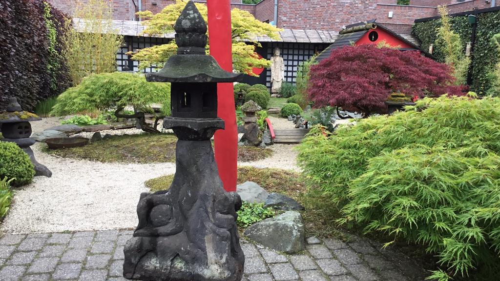 Japanse-Lantaarn-Lavasteen, Tuin en Terras, Tuinbeelden, Ophalen of Verzenden, Zo goed als nieuw, Steen, Overige typen