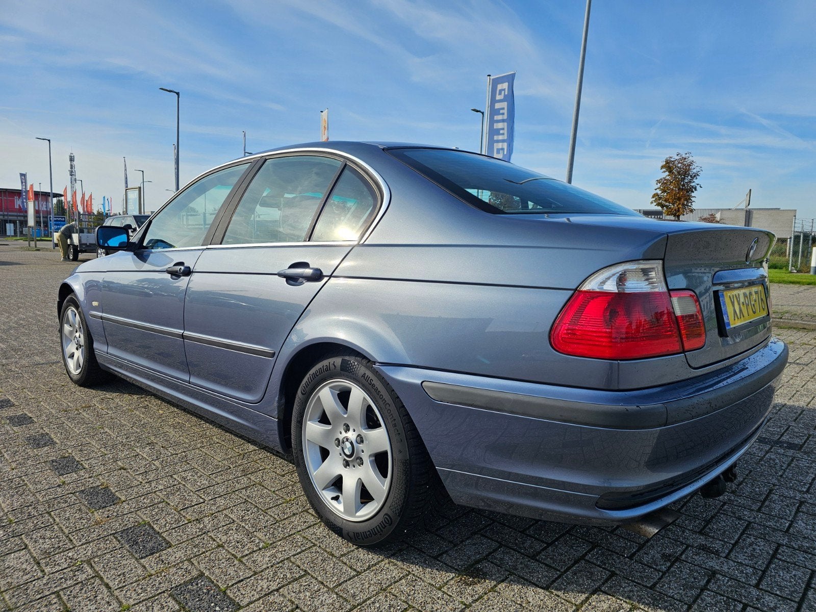 BMW 3-Serie 2.0 I 320 AUT 1999 Blauw, Auto's, Automaat, Blauw, Particulier, 1600 kg