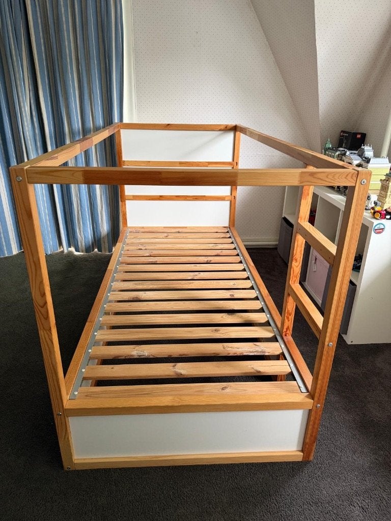 Dit veelzijdige IKEA KURA stapelbed zoekt een nieuw thuis, Kinderen en Baby's, Ophalen, Gebruikt, Stapelbed