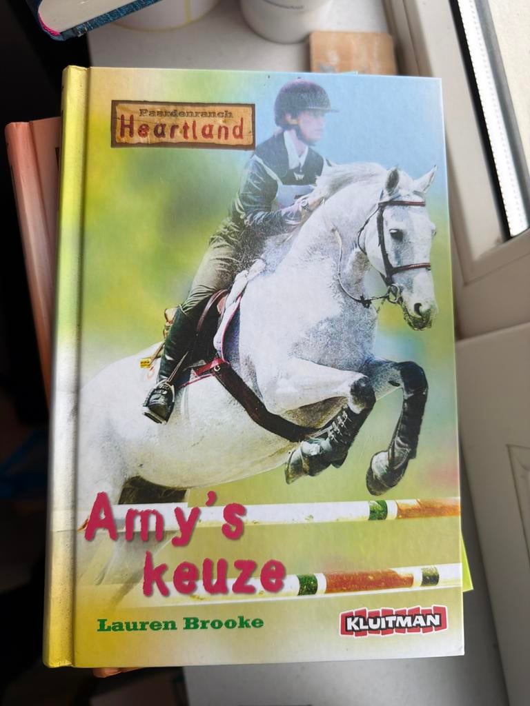 Heartland: Amy's keuze - Lauren Brooke (Paardenboek), Boeken, Ophalen of Verzenden, Gelezen, Fictie algemeen