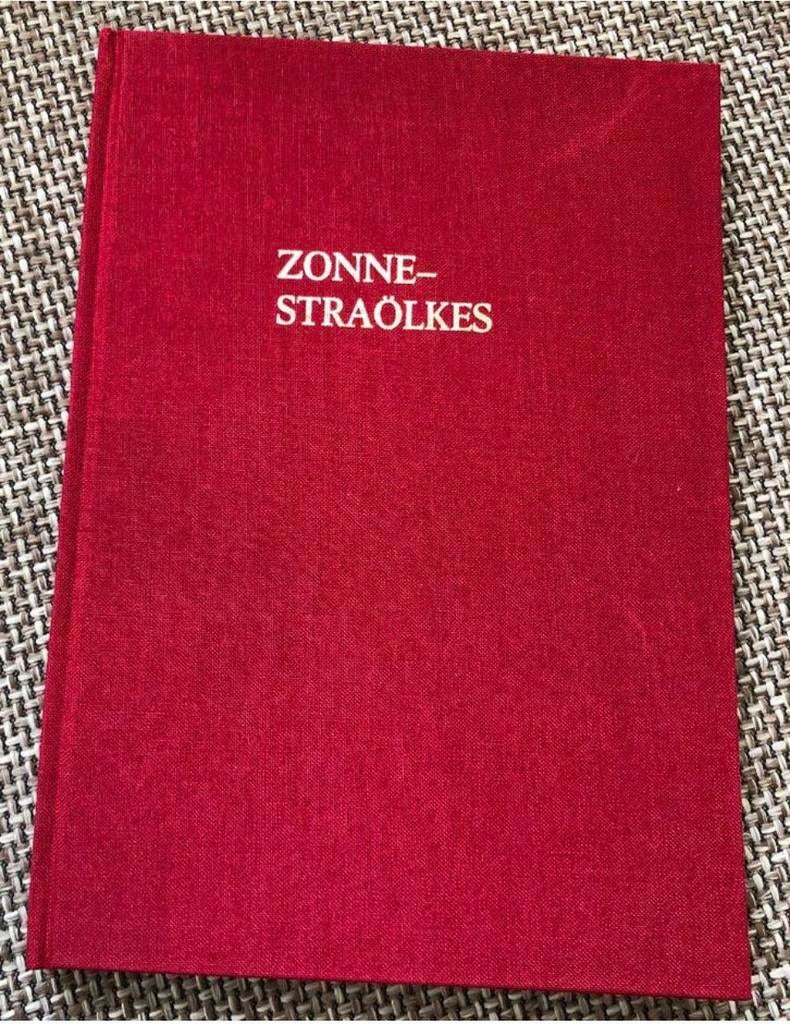 Boek Zonnestralkes gedichtenbundel van Leny van Gennep, Boeken, Ophalen of Verzenden, Zo goed als nieuw