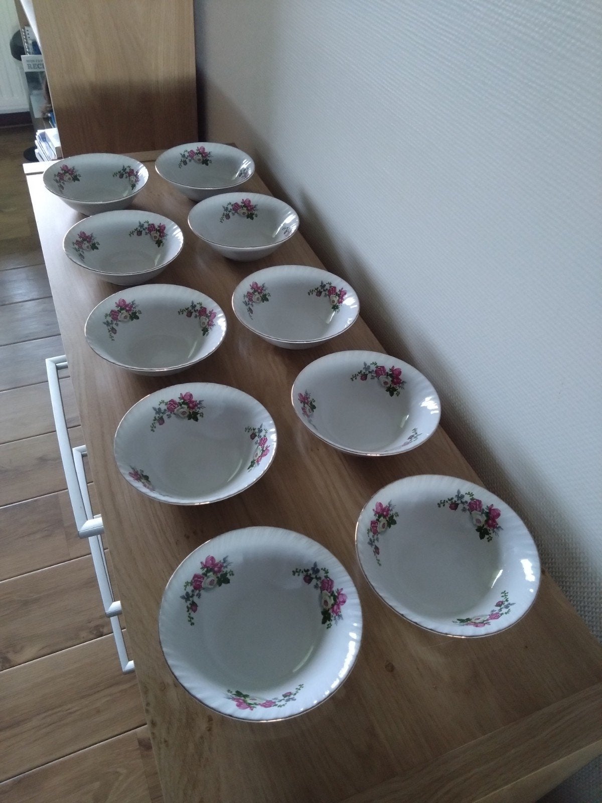 Set van 10 vintage kommen met rozenmotief, Antiek en Kunst, Ophalen of Verzenden