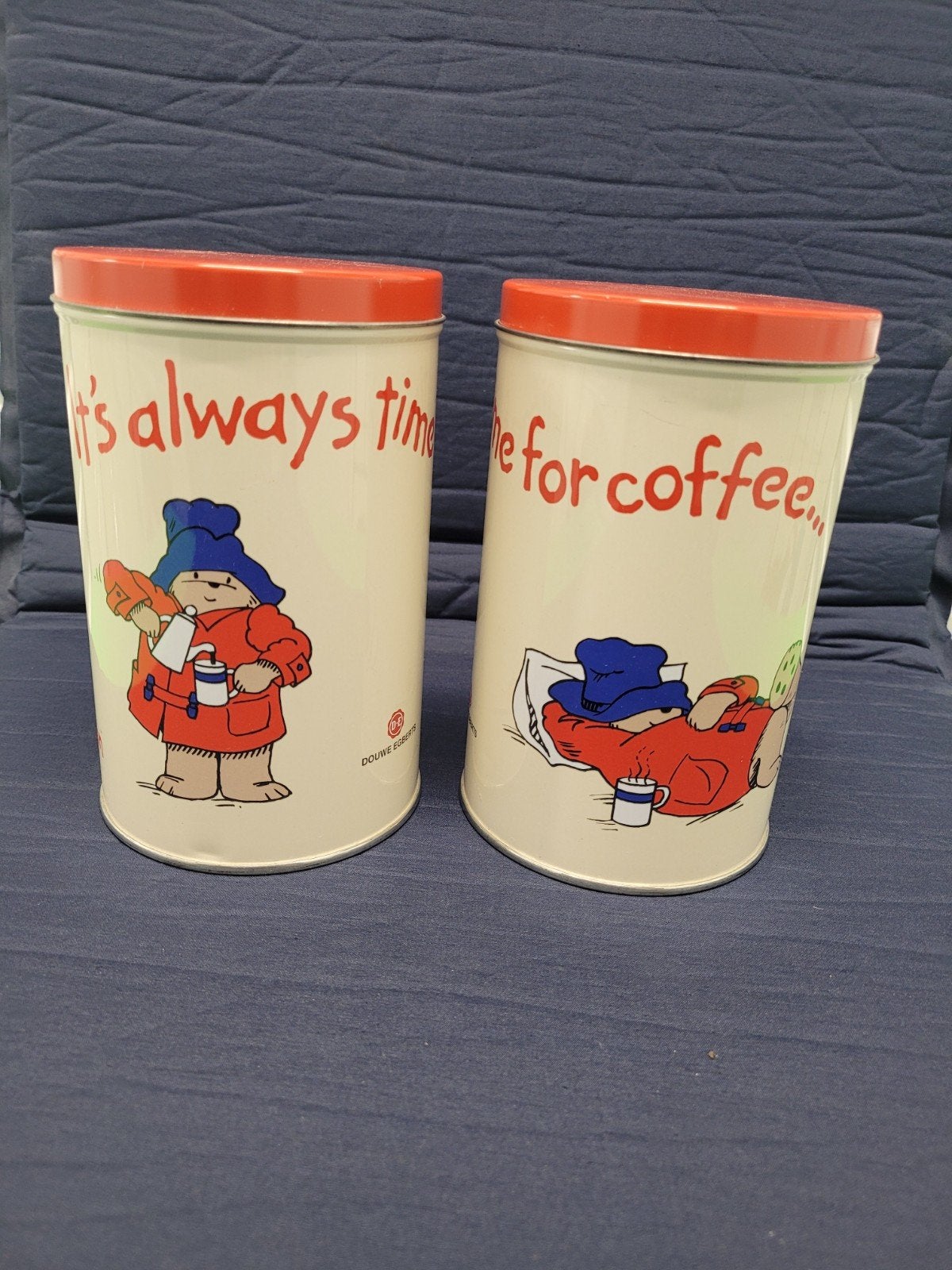 Douwe Egberts koffieblikken met Paddington Beer - set van 2, Ophalen of Verzenden, Gebruikt