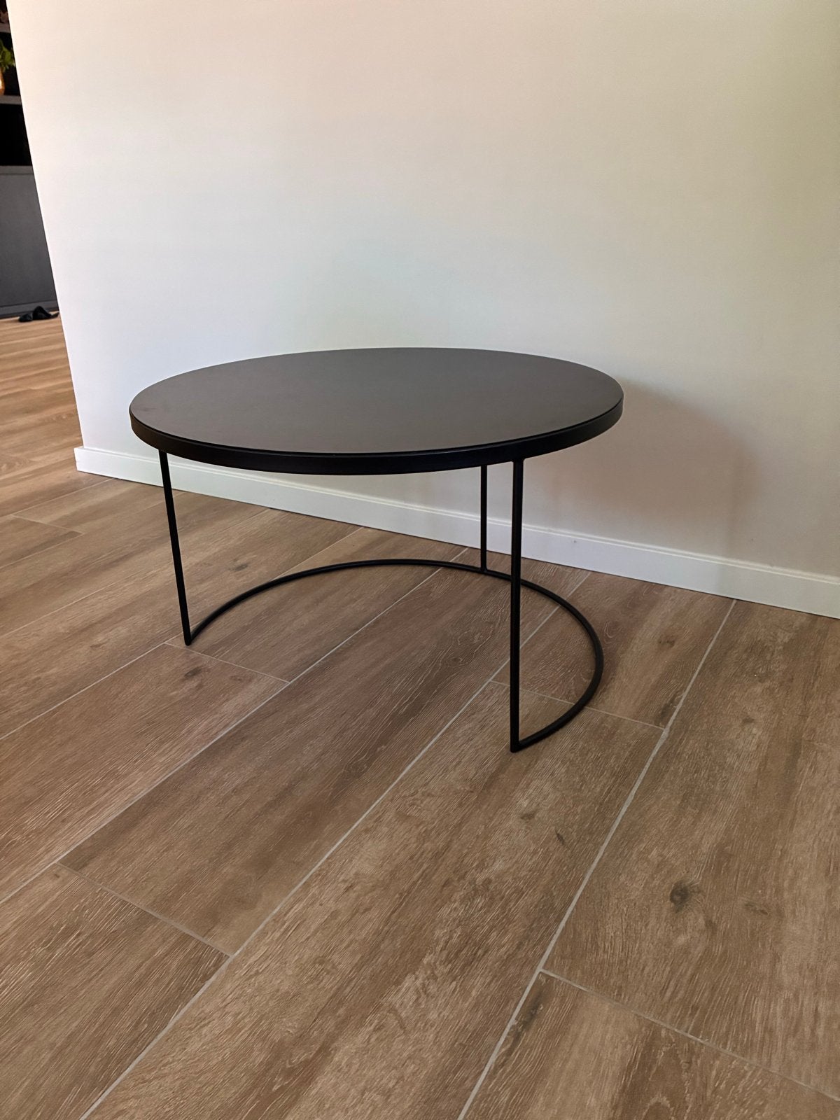 Moderne ronde salontafel - Zwart metaal, Ophalen, Rond, 50 tot 100 cm, Zo goed als nieuw
