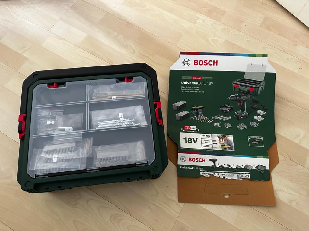 Bosch UniversalDrill 18 SystemBox met accessoires, Doe-het-zelf en Verbouw, Gereedschap | Boormachines, Ophalen, Variabele snelheid