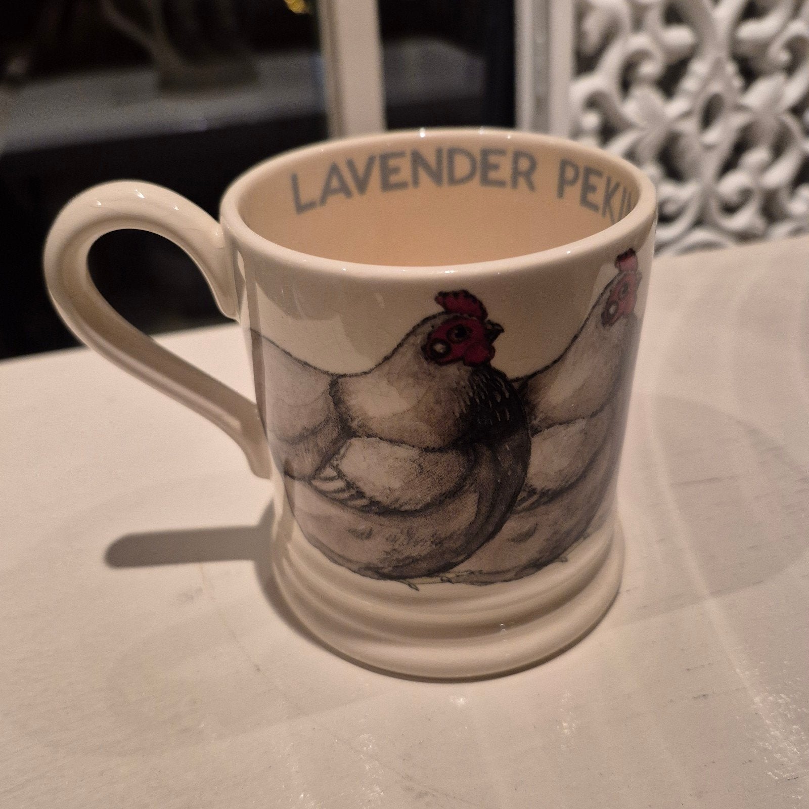 Emma Bridgewater mok 0.5 1/2pt Lavender Pekin kip, Zo goed als nieuw, Emma Bridgewater, Overige stijlen, Aardewerk