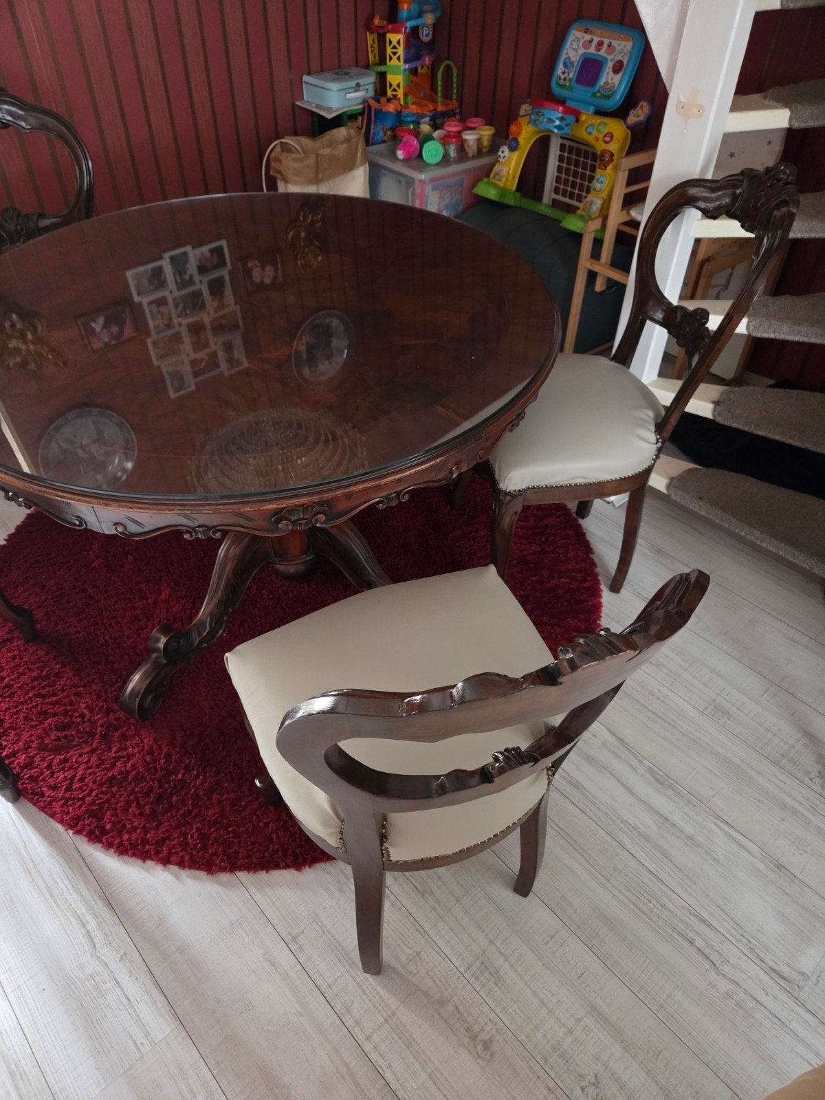 Mooie antieke noten wortelnoten eethoek met vier stoelen, Ophalen of Verzenden