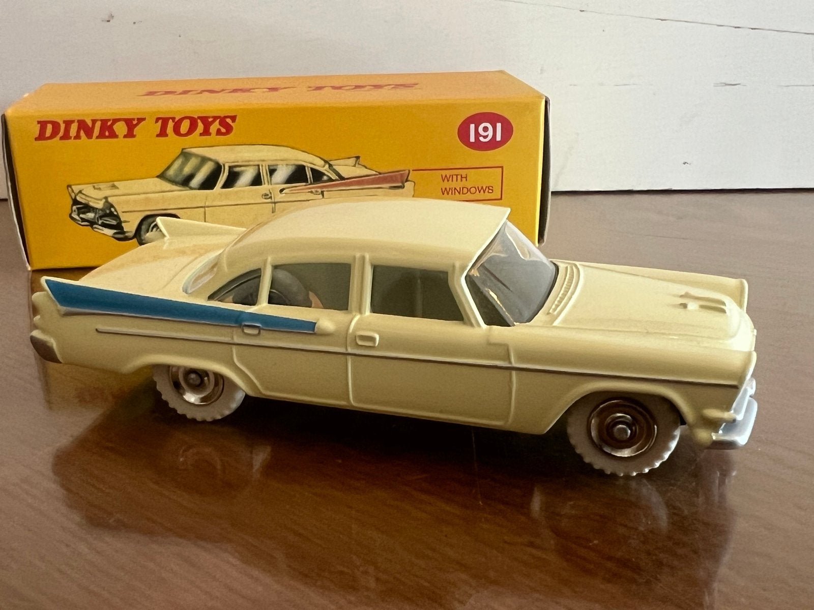 Dinky Toys 191atlad edition Dodge Royal SedaWith Windows), Ophalen of Verzenden, Zo goed als nieuw, Auto, Dinky Toys