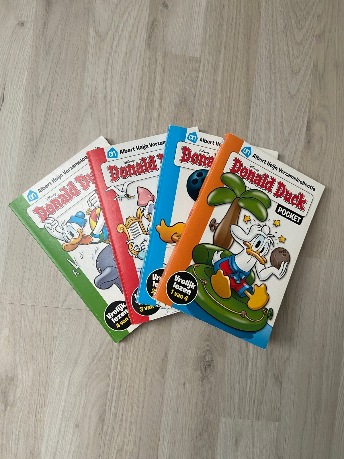 Donald Duck Pocket en ANWB Junior Boek, Meerdere stripboeken, Ophalen, Zo goed als nieuw