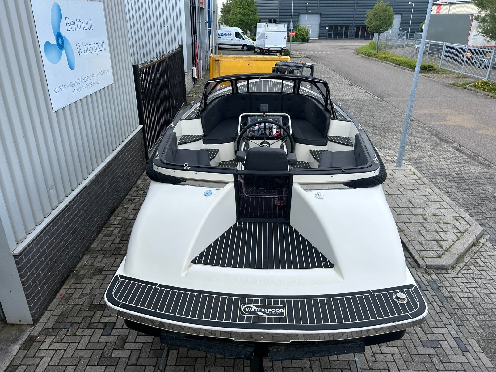 Tekoop: waterspoor 777 aviator, 150pk, zipwake, boegschroef, Ophalen, Tender, Gebruikt, Binnenboordmotor