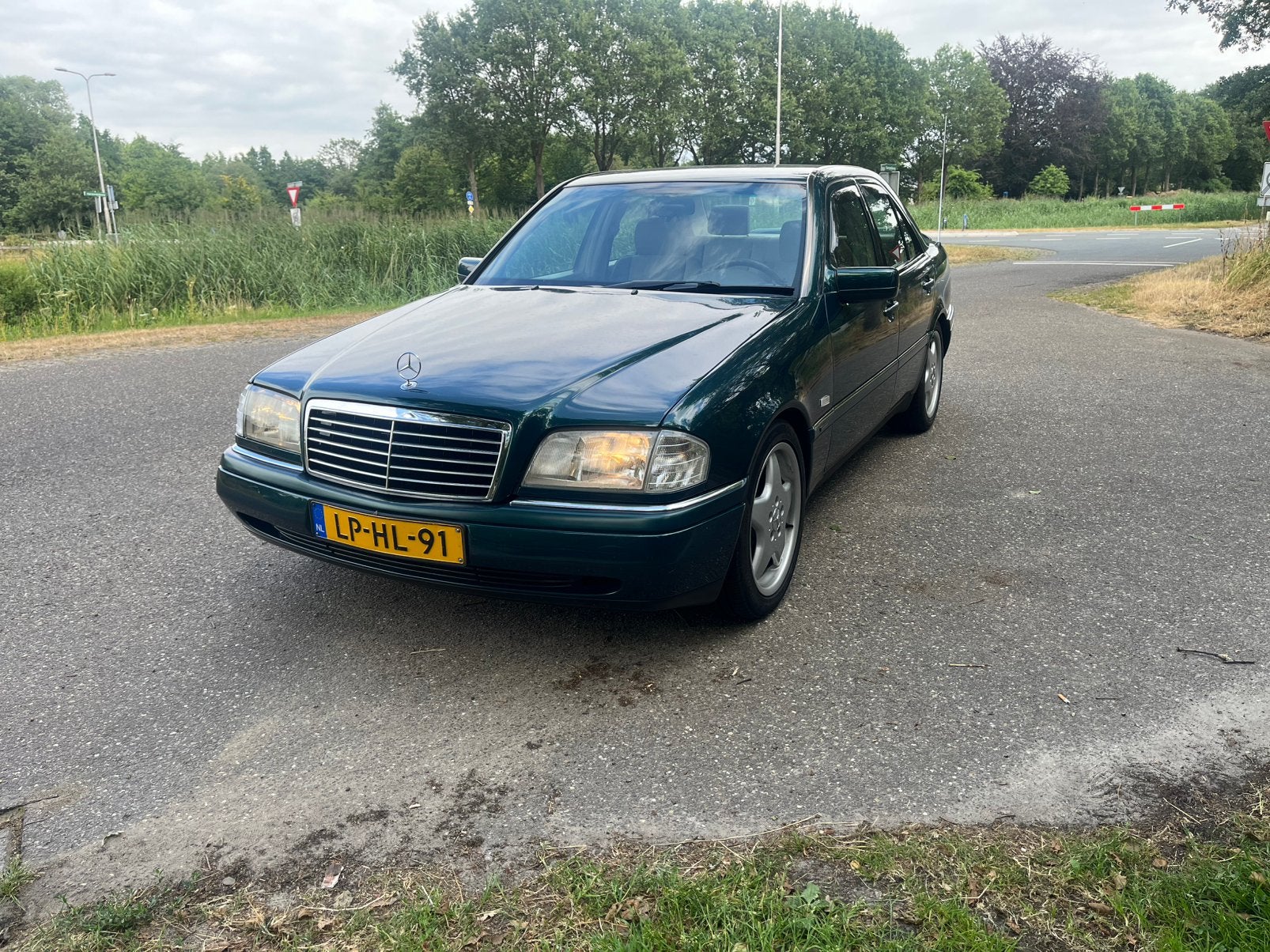 Mercedes-Benz C-Klasse 1.8 C180 E2 1995 Groen, Auto's, Mercedes-Benz, Achterwielaandrijving, 4 cilinders, 1799 cc, 122 pk