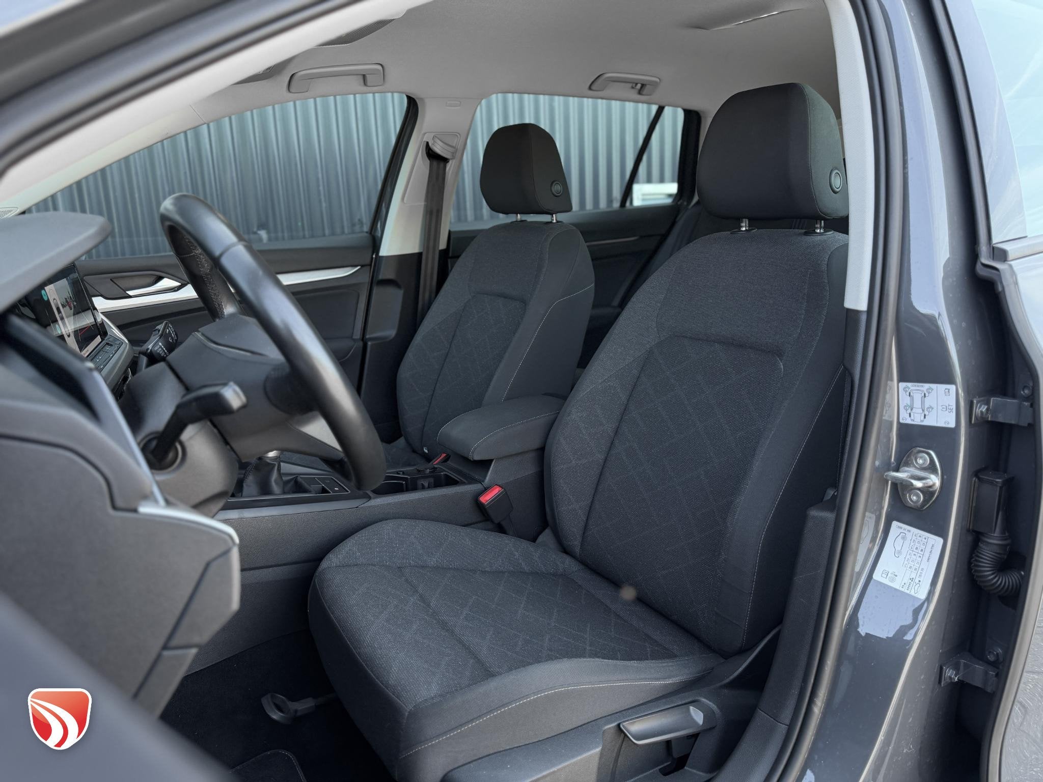 Volkswagen Golf Variant 1.0 TSI Life 110pk | ACC | Carplay |, Stof, Gebruikt, Euro 6, Origineel Nederlands