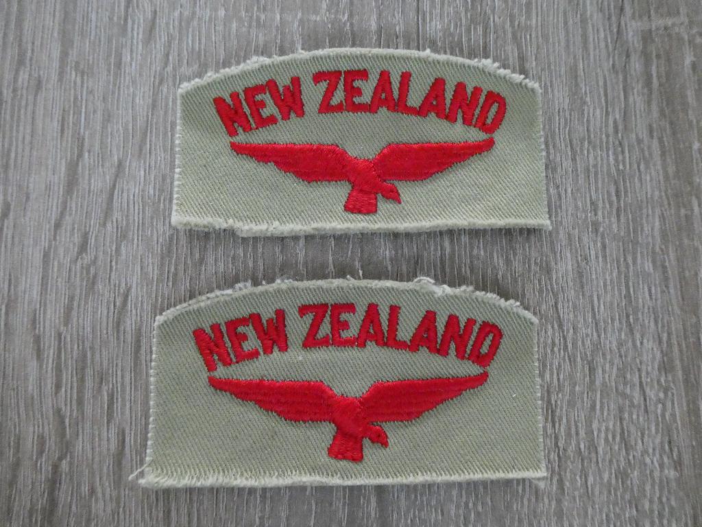 Set Royal New Zealand Air Force shoulder sleeves., Ophalen of Verzenden, Luchtmacht, Engeland, Embleem of Badge