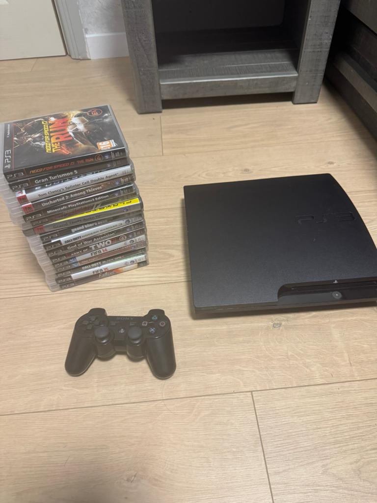 PS3 Slim + 16 games refurbished met 250GB SSD upgrade, Spelcomputers en Games, Spelcomputers | Sony PlayStation 3, Ophalen, Met games