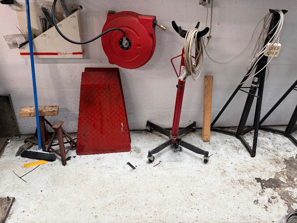 GARAGE INVENTARIS, Ophalen