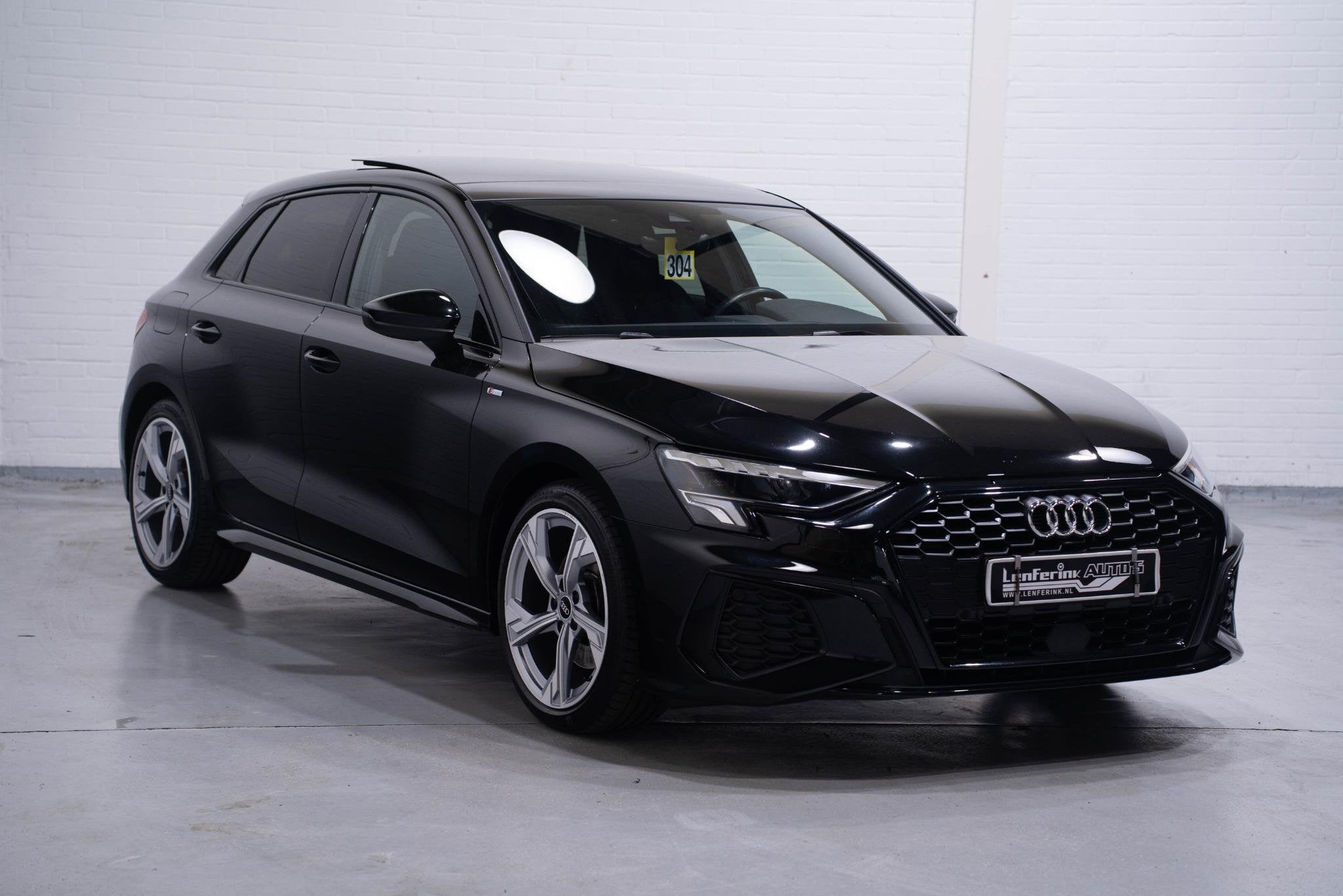 Audi A3 Sportback 35 TFSI S Line Panoramadak Apple Carplay N, Auto's, Audi, 150 pk, Leder en Stof, Zwart, Origineel Nederlands