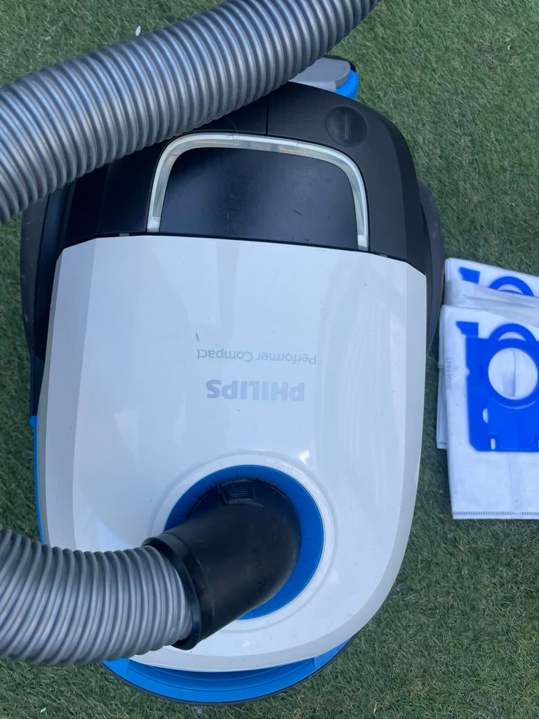 Zeer goedwerkende philips stofzuiger+4nieuw stofzuigerzakken, Ophalen, Zo goed als nieuw