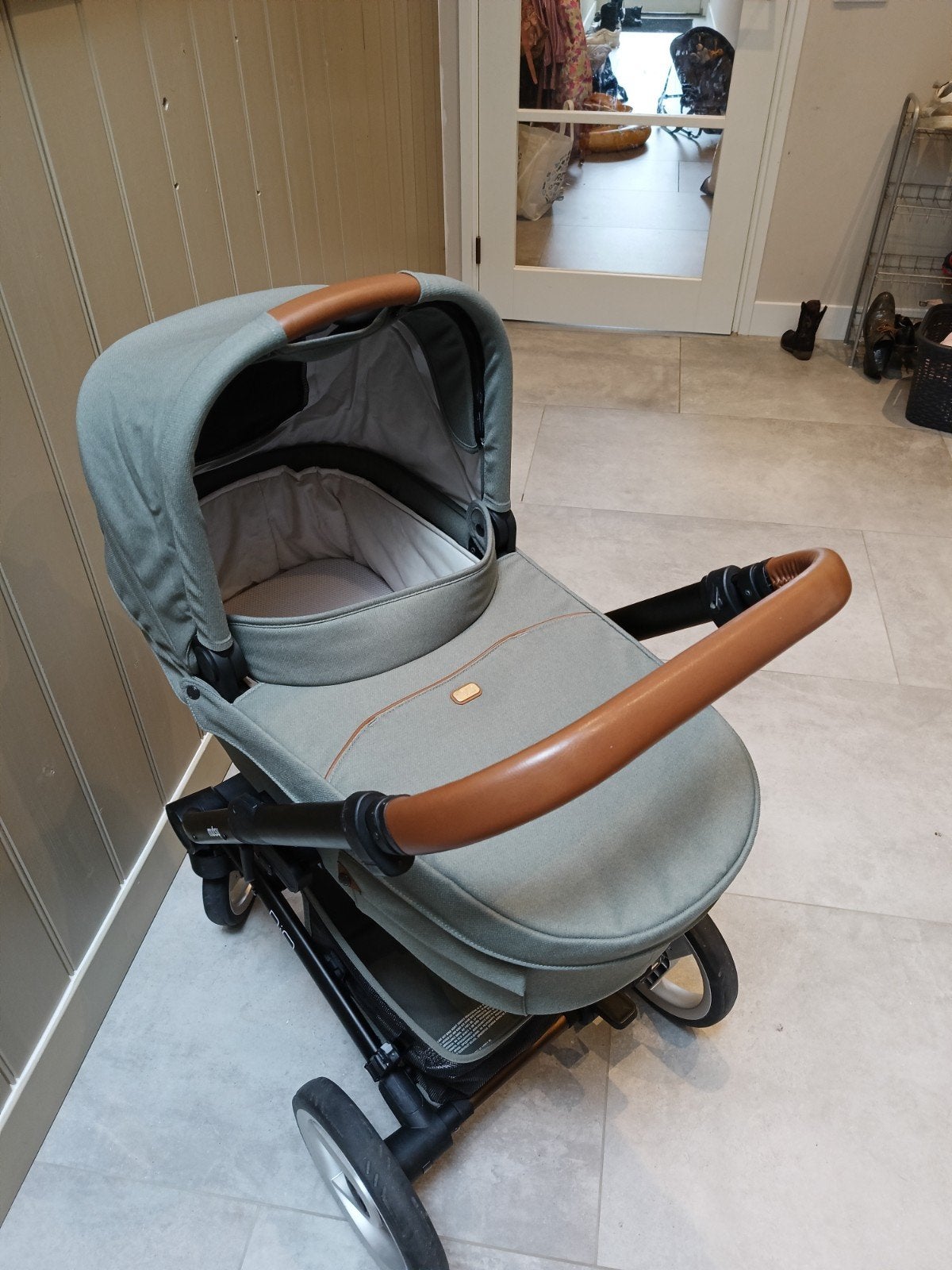 Mutsy Nio Pine Green, Kinderen en Baby's, Kinderwagens en Combinaties, Ophalen, Zo goed als nieuw, Combiwagen, Mutsy