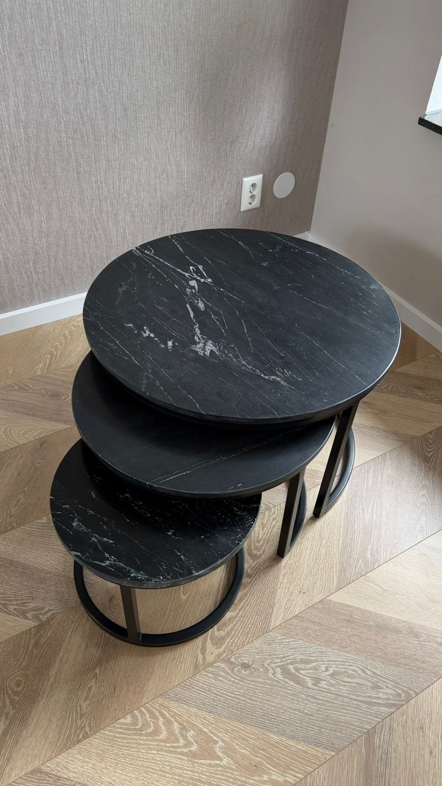 Set van drie salontafels, stenen blad, Ophalen, Rond, 50 tot 100 cm, Zo goed als nieuw