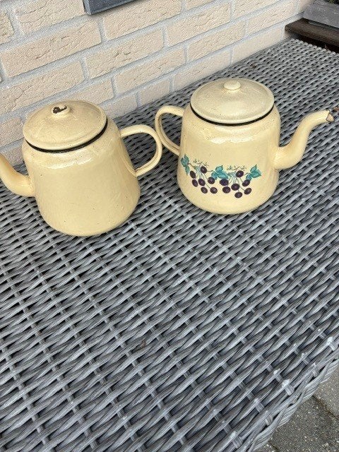 Emaille 2 Koffie kannen, Ophalen of Verzenden