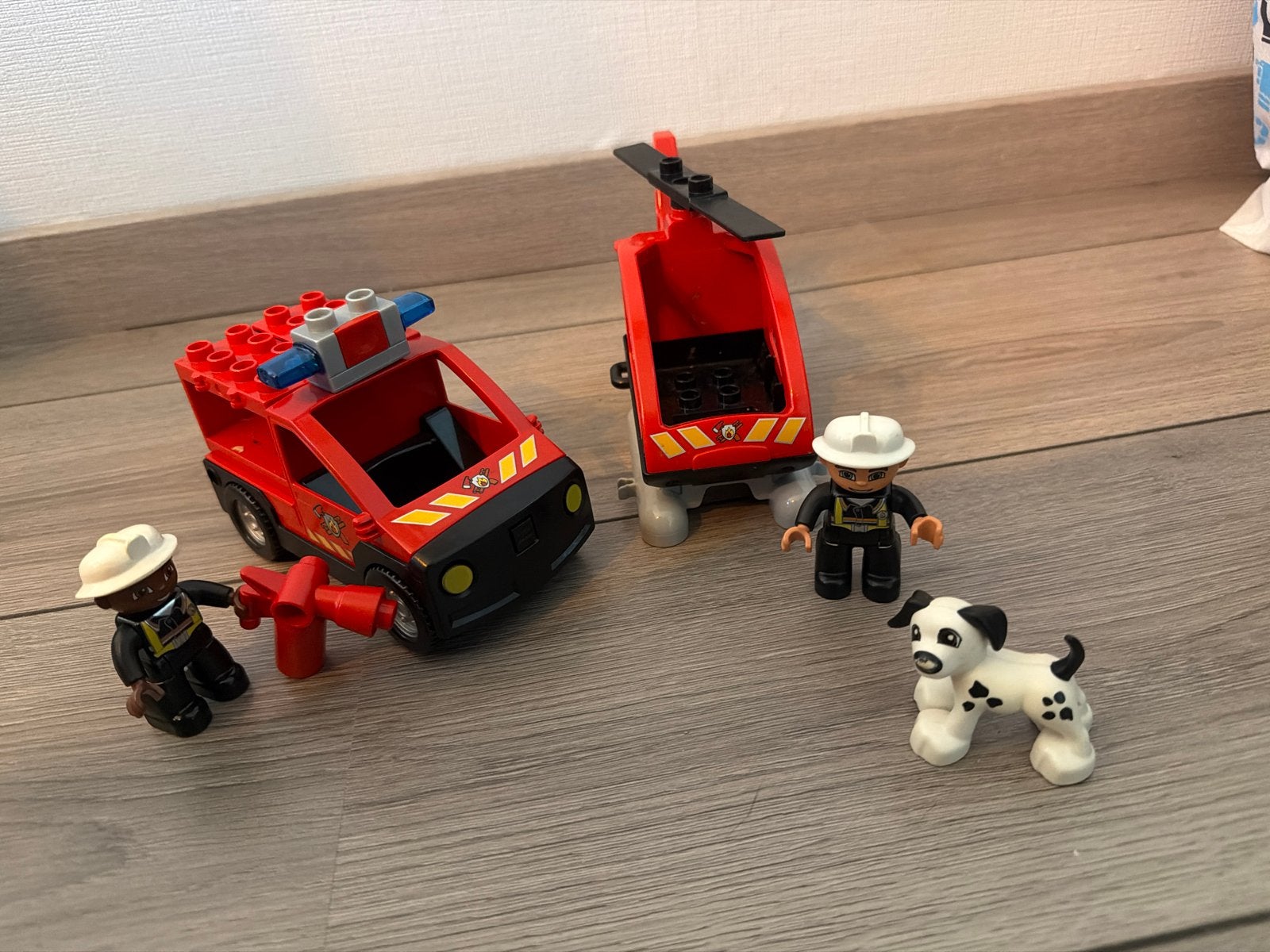 Lego Duplo Brandweerwagen, helikopter en figuren, Inclusief minifiguren, Gebruikt, Overige thema's, Ophalen of Verzenden