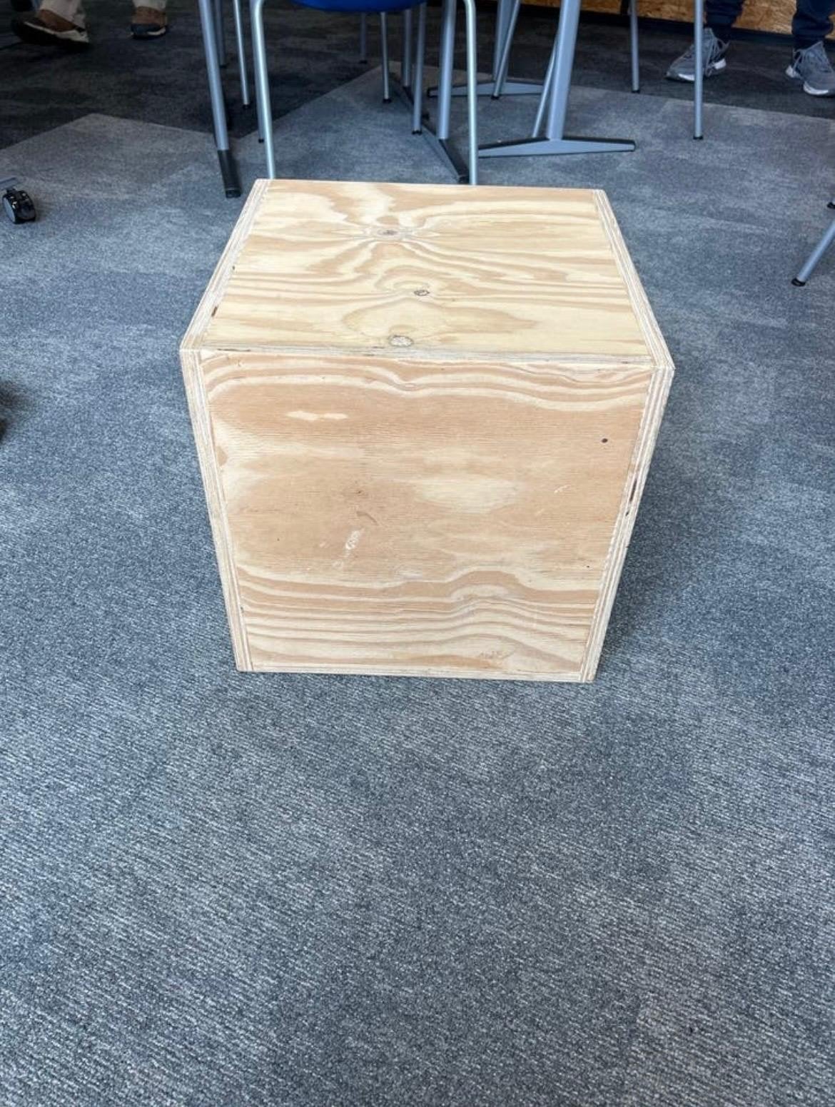 Stevige houten kist - Ideaal voor opslag of decoratie, Huis en Inrichting, Woonaccessoires | Kisten, Gebruikt, 50 tot 75 cm, 50 tot 75 cm