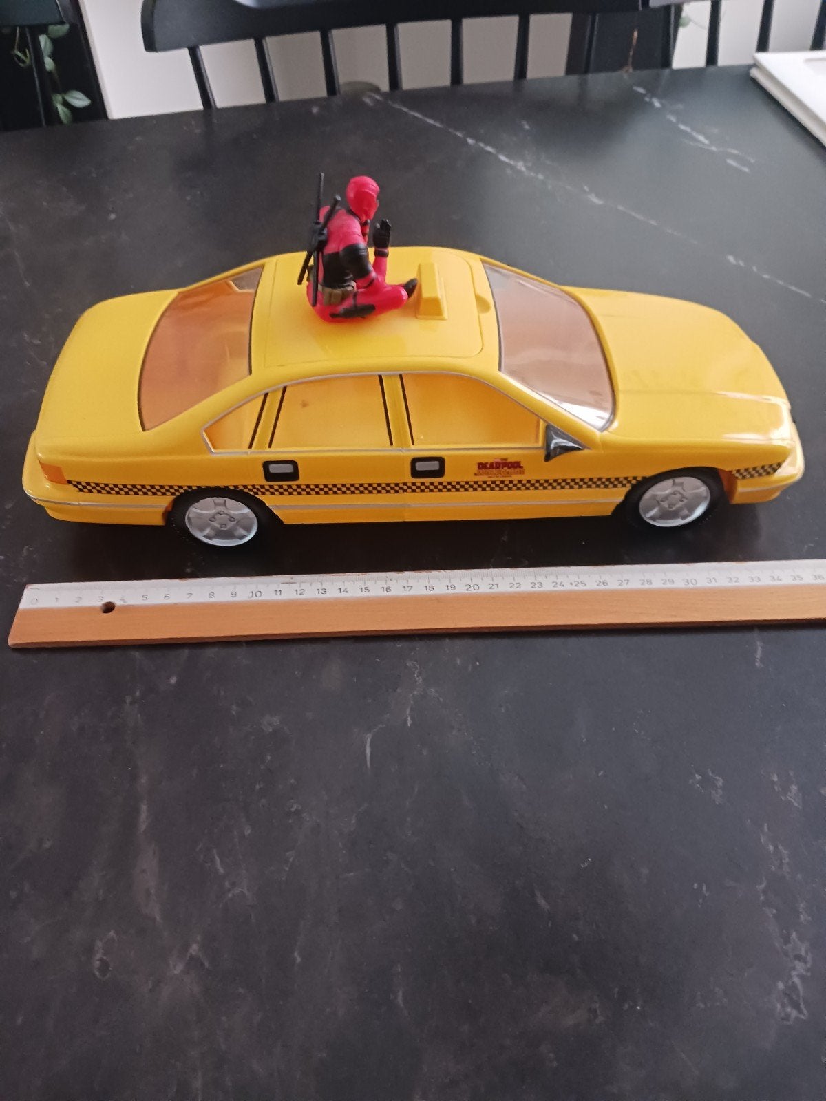 Deadpool & Wolverine Taxi Speelgoedauto Marvel Studios, Ophalen of Verzenden, Zo goed als nieuw