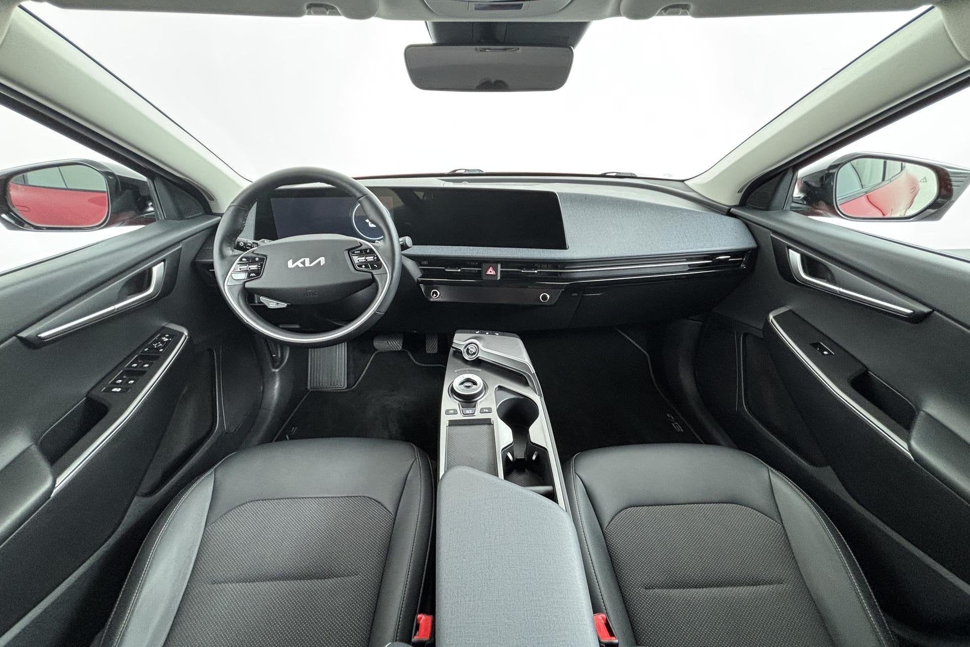 Kia EV6 Air 58 kWh Fel en flitsend onderweg met alle gemak, Auto's, Automaat, Gebruikt, 750 kg, Leder en Stof