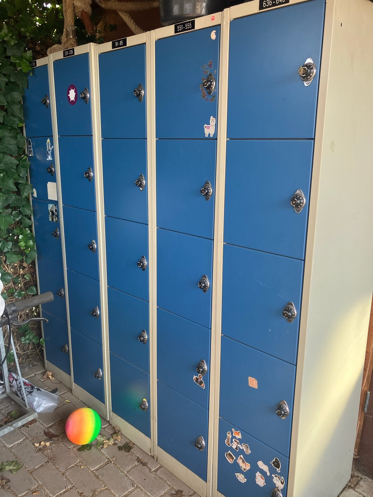 5 Lockerkasten met 25 Lockers en Codesloten, Ophalen, Gebruikt
