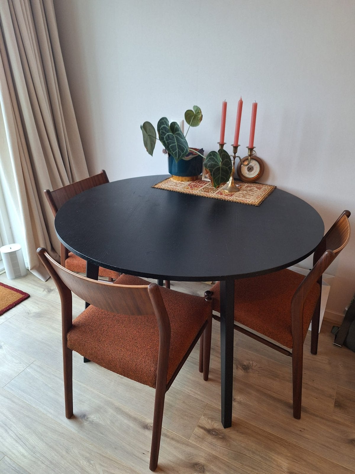 Ronde zwarte tafel, Ophalen, Zo goed als nieuw, Rond, 100 tot 150 cm
