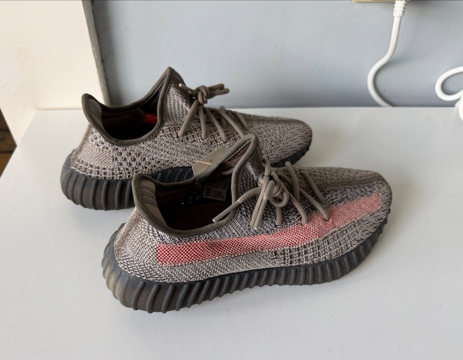 brand new adidas yeezy boost 350 v2 ash stone, Ophalen of Verzenden, Nieuw, Overige kleuren