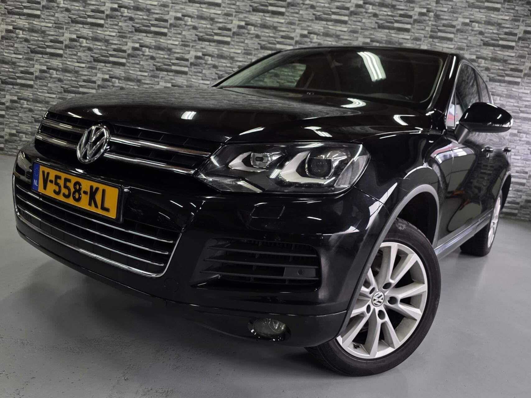 Volkswagen Touareg 3.0 TDI Highline*Grijs kenteken*Trekhaak!, Automaat, Euro 5, Gebruikt, Zwart
