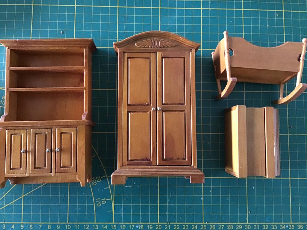 Set van 4 vintage houten poppenhuis meubels, Ophalen of Verzenden, Zo goed als nieuw, Gebruiksvoorwerp