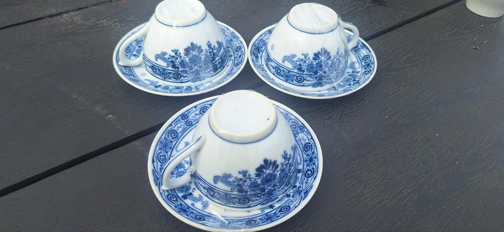 3 Delfts blauwe kopjes met schotel - gemerkt Delfts 579, Ophalen of Verzenden