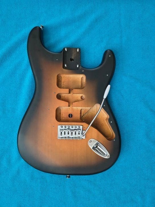 als nieuwe Squier body sunburst, Muziek en Instrumenten, Snaarinstrumenten | Gitaren | Elektrisch, Ophalen of Verzenden, Zo goed als nieuw